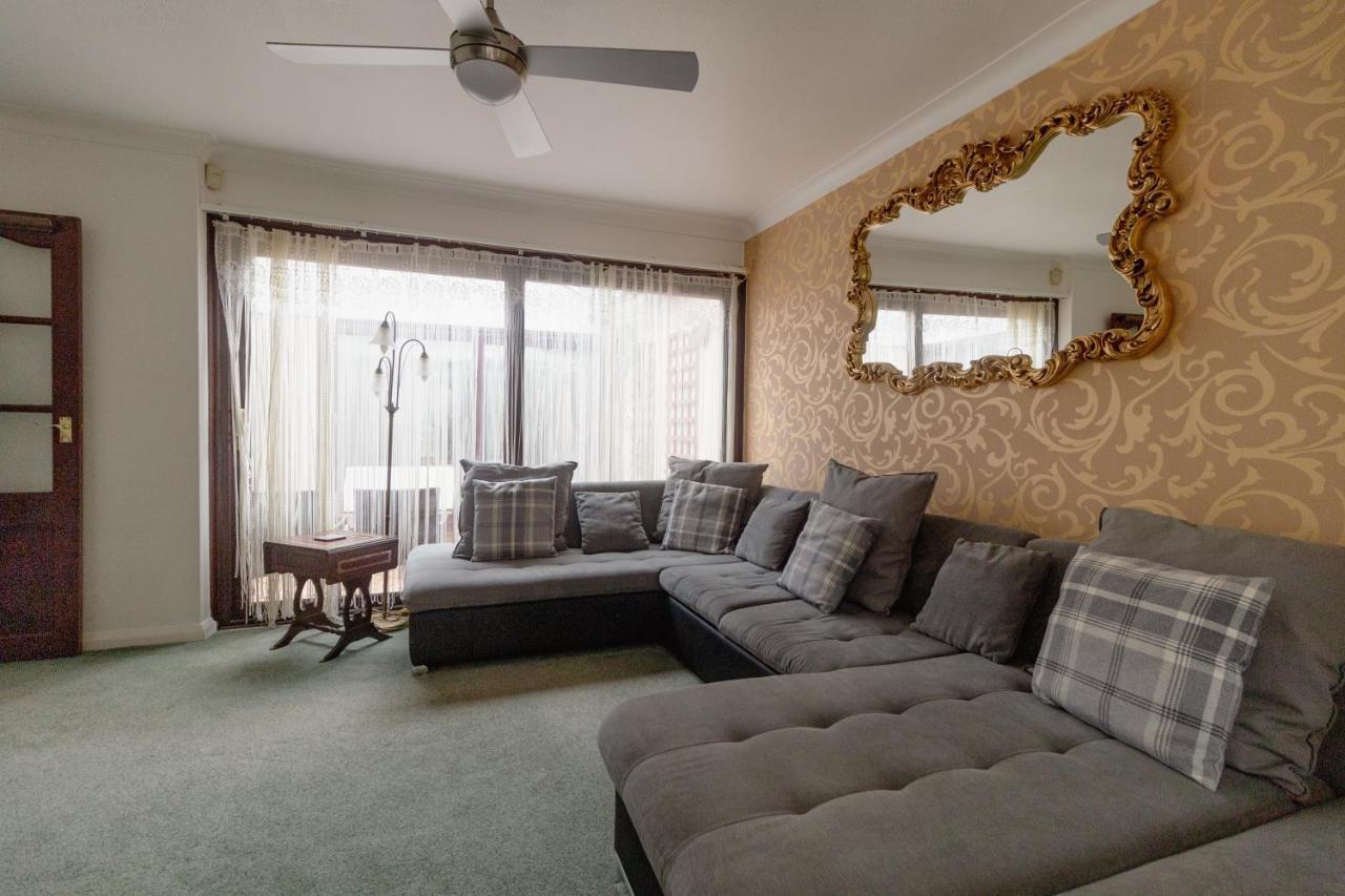 Palm Bay'S Luxury Bungalow - Self Check In & Parking Villa Margate Exterior photo